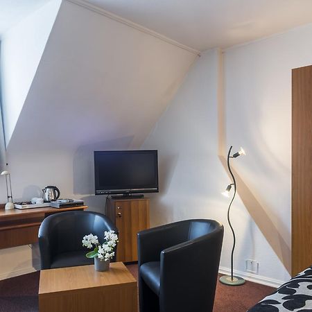 Hostellerie Lou Pahou Ронс Екстериор снимка