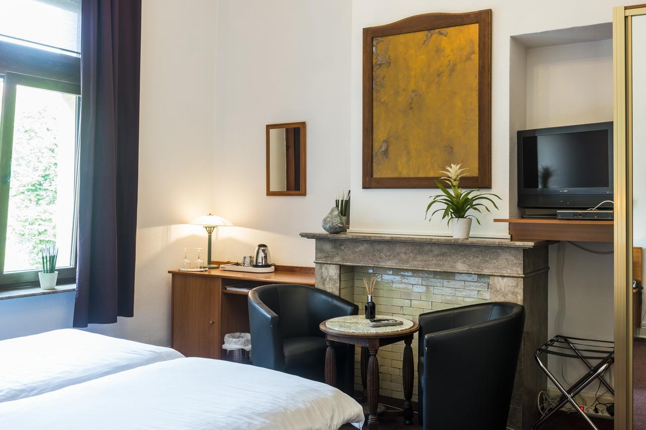 Hostellerie Lou Pahou Ронс Екстериор снимка